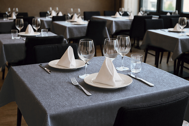 Toalha de mesa descartável de grande tamanho Hostex